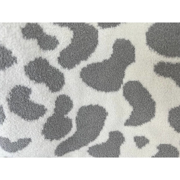 Luxurious Cow Print Knitted Microfiber Tote Bag in Gray & Cream - Picture 3 of 3